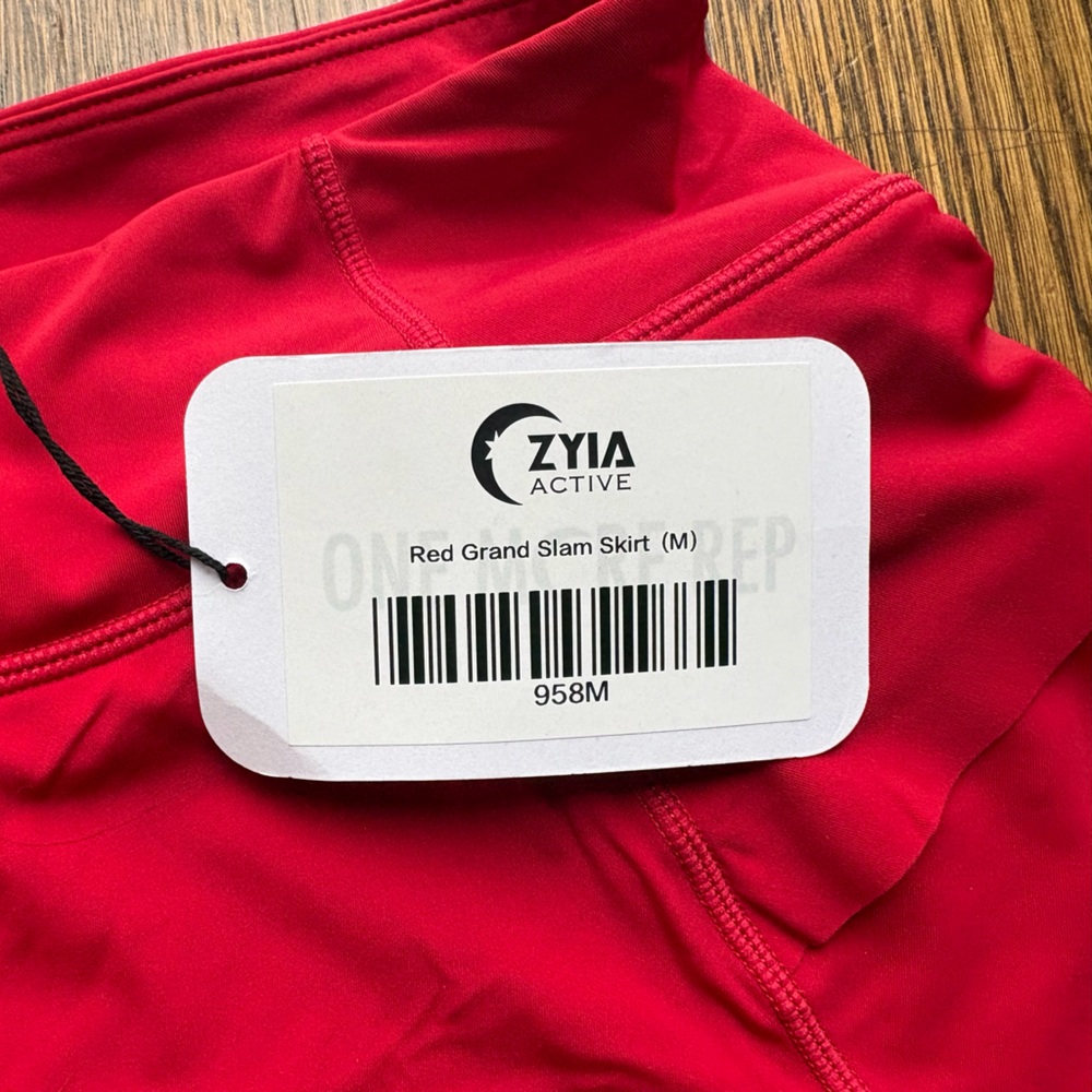 Zyia woman’s red skort - Picture 4 of 4